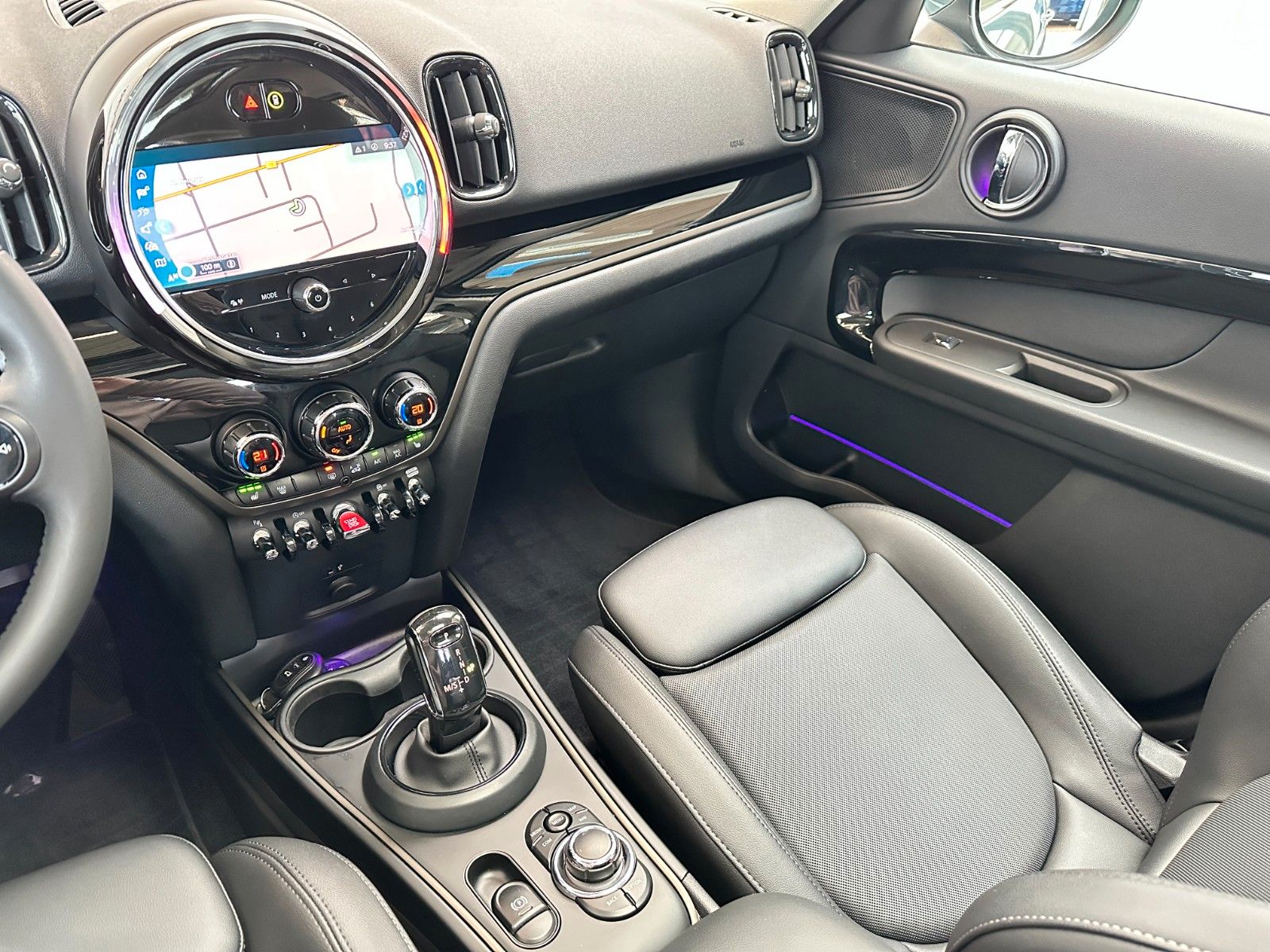 Купить MINI Cooper Countryman | LED Pano Navi | 1.Hand MwSt в Литве | фото №15 | Unis.lt