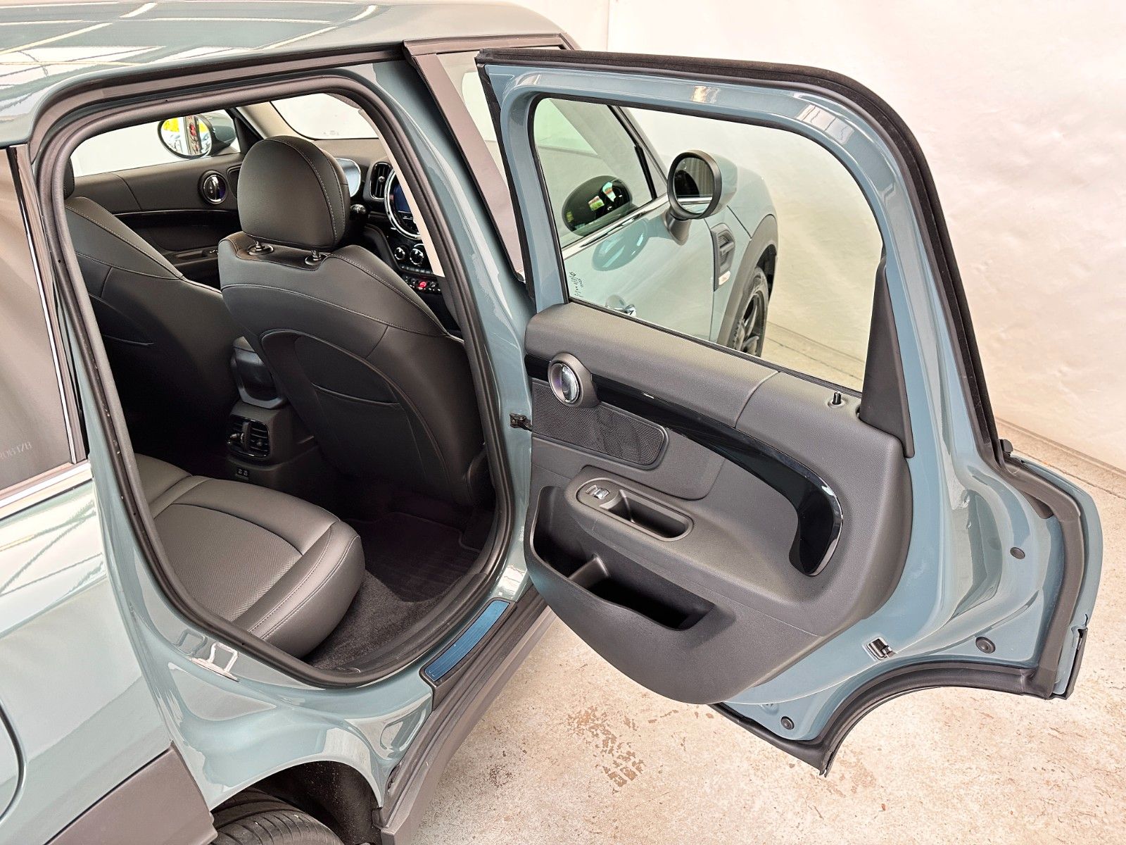 Купить MINI Cooper Countryman | LED Pano Navi | 1.Hand MwSt в Литве | фото №22 | Unis.lt