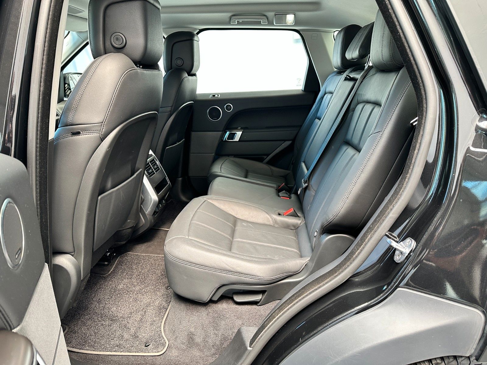 pirkite Lietuvoje Land Rover Range Rover Sport p400e SE Plug-in | nuotrauka №10 | Unis.lt