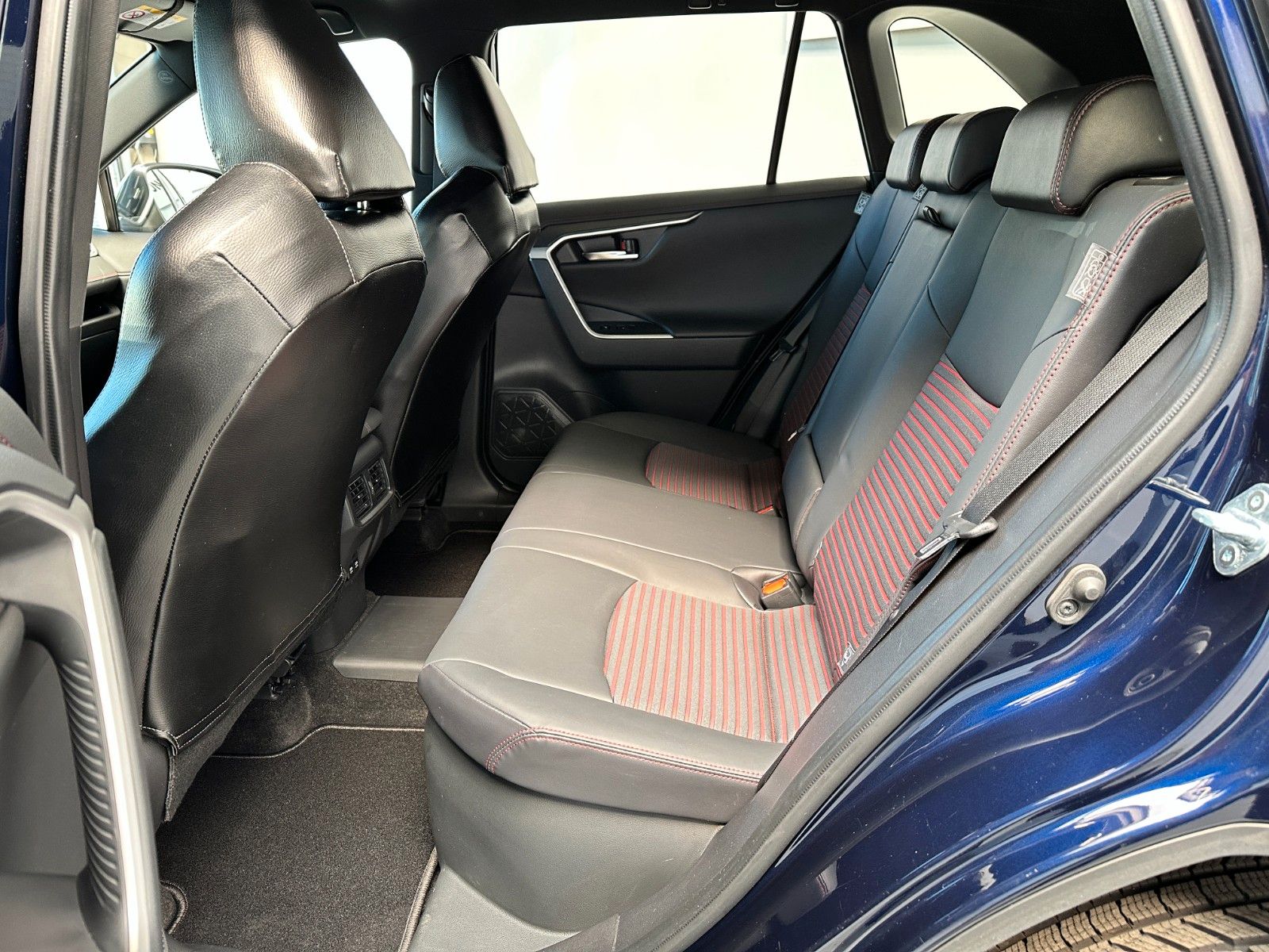 pirkite Lietuvoje Suzuki Across 2.5 Plug-In Hybrid Comfort+ E-Four | nuotrauka №10 | Unis.lt