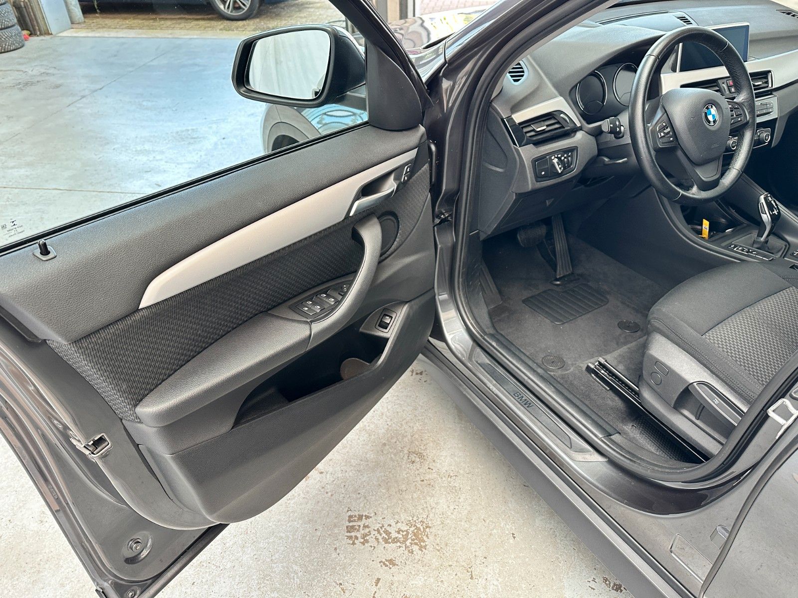 Buy BMW X1 sDrive Diesel Aut | Navi | 1.Hand Scheckheft Lithuania | img №18 | Unis.lt