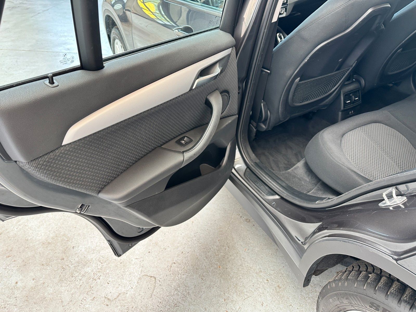 Buy BMW X1 sDrive Diesel Aut | Navi | 1.Hand Scheckheft Lithuania | img №19 | Unis.lt