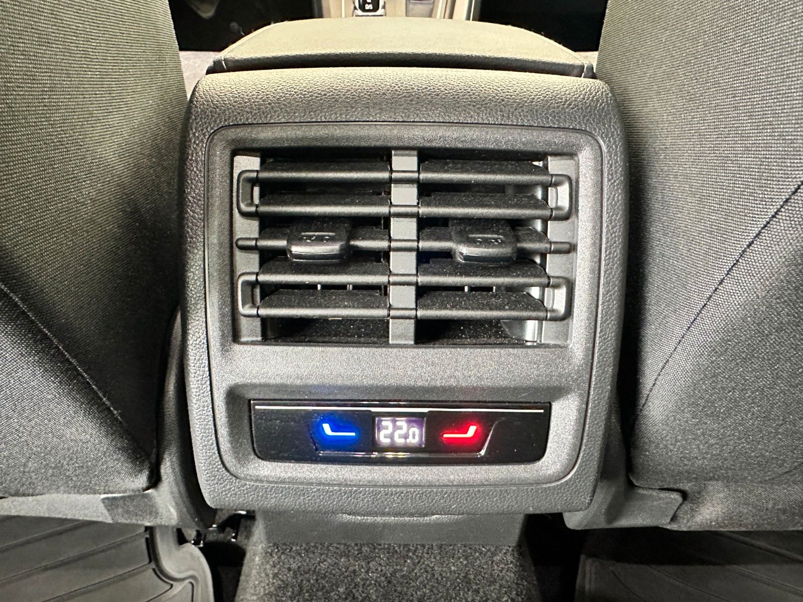 pirkite Lietuvoje Volkswagen Golf VIII Variant Active TGI | nuotrauka №24 | Unis.lt