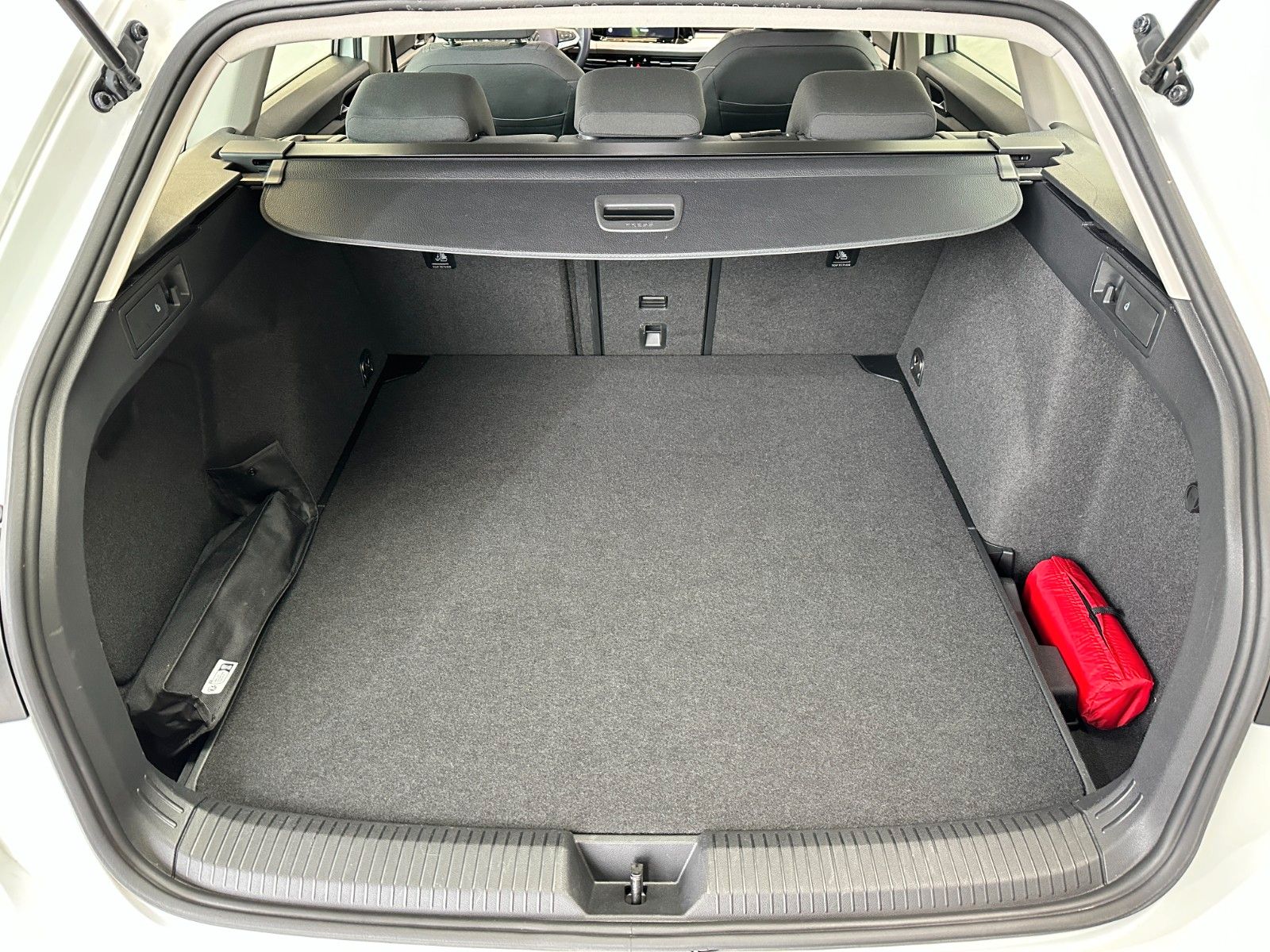 pirkite Lietuvoje Volkswagen Golf VIII Variant Active TGI | nuotrauka №26 | Unis.lt