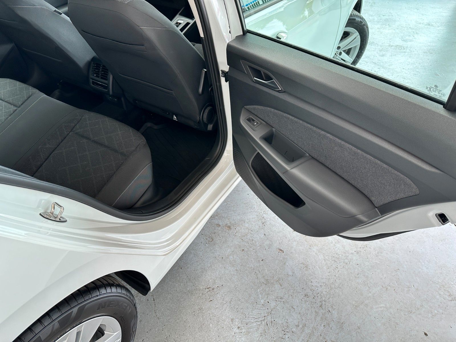pirkite Lietuvoje Volkswagen Golf VIII Variant Active TGI | nuotrauka №22 | Unis.lt