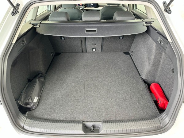 pirkite Lietuvoje Volkswagen Golf VIII Variant Active TGI | nuotrauka №25 | Unis.lt