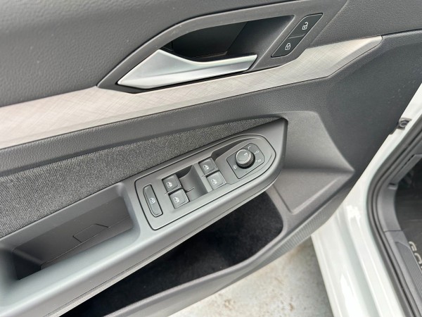 pirkite Lietuvoje Volkswagen Golf VIII Variant Active TGI | nuotrauka №7 | Unis.lt