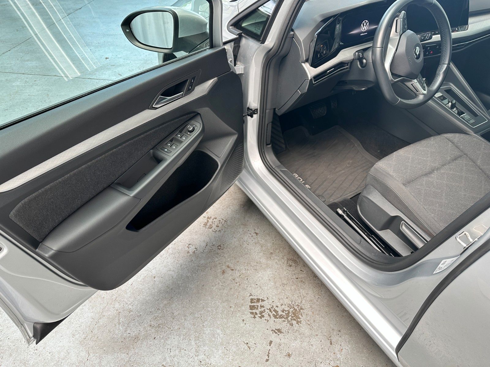 pirkite Lietuvoje Volkswagen Golf VIII Variant Active TGI | nuotrauka №21 | Unis.lt