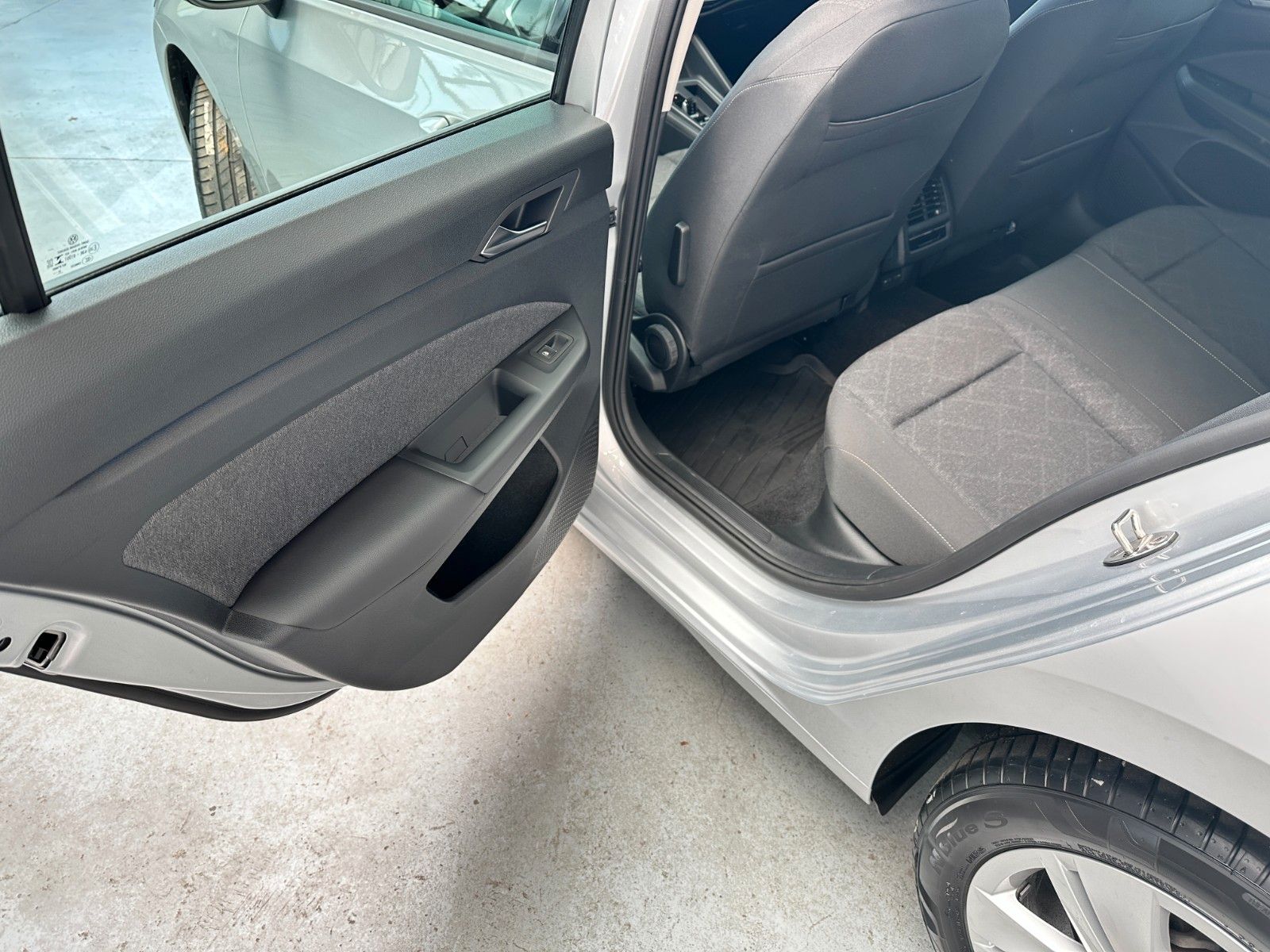 pirkite Lietuvoje Volkswagen Golf VIII Variant Active TGI | nuotrauka №22 | Unis.lt