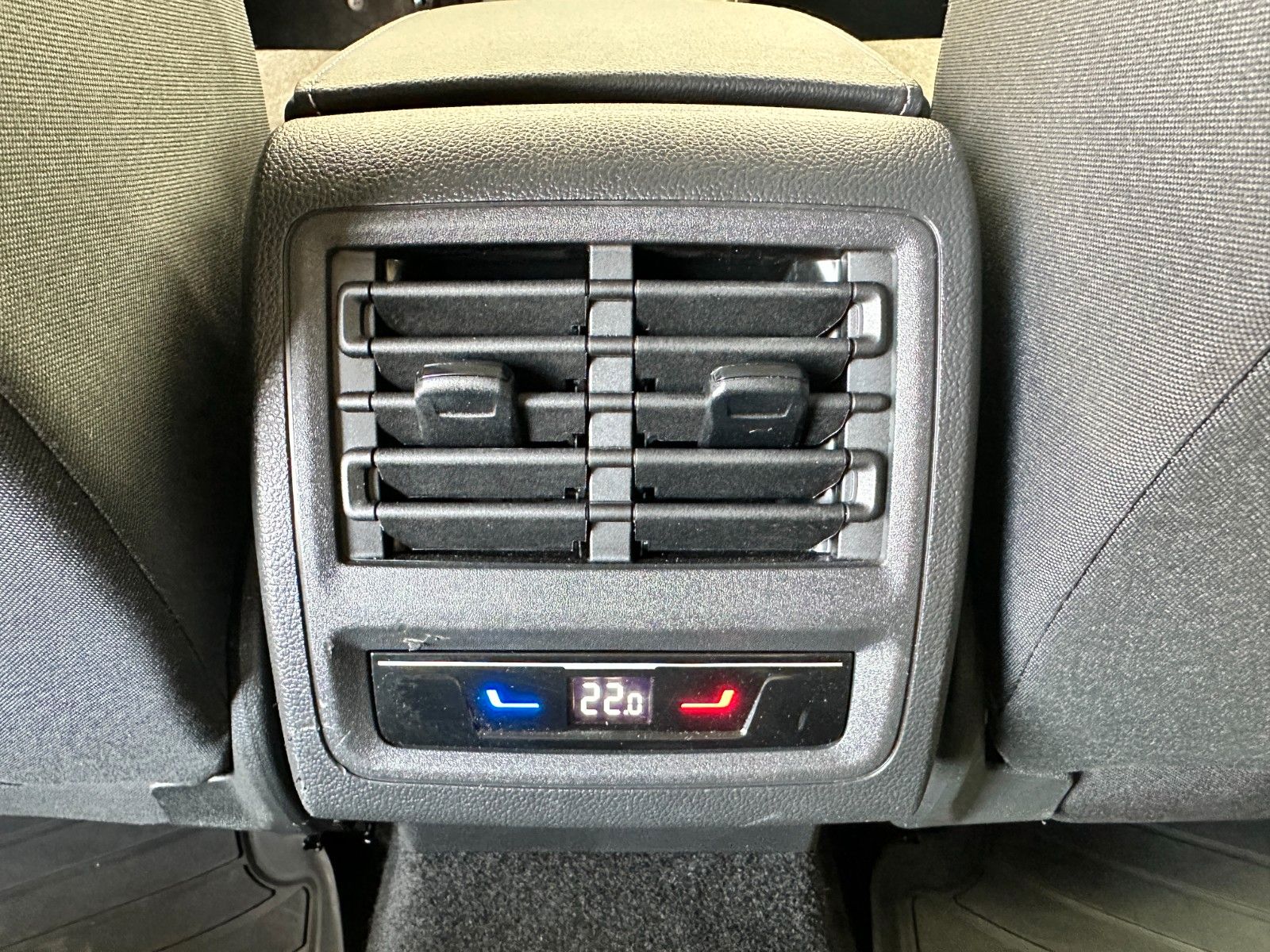 pirkite Lietuvoje Volkswagen Golf VIII Variant Active TGI | nuotrauka №25 | Unis.lt