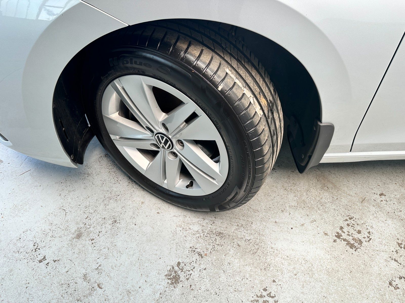 pirkite Lietuvoje Volkswagen Golf VIII Variant Active TGI | nuotrauka №26 | Unis.lt