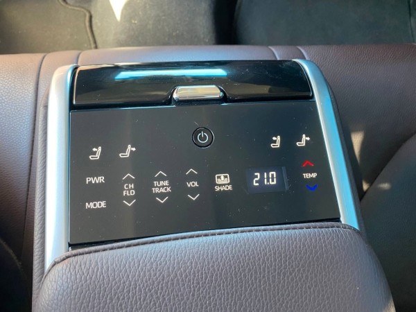 Buy Toyota Camry Hybrid Executive Lithuania | img №20 | Unis.lt