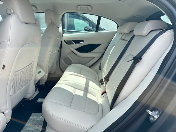 Купить Jaguar I-PACE SE Black Exterior Pack Led Kam 1.Hand в Литве | фото №12 | Unis.lt