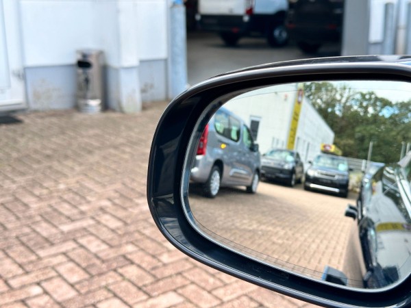 Купить Jaguar I-PACE SE Black Exterior Pack Led Kam 1.Hand в Литве | фото №34 | Unis.lt