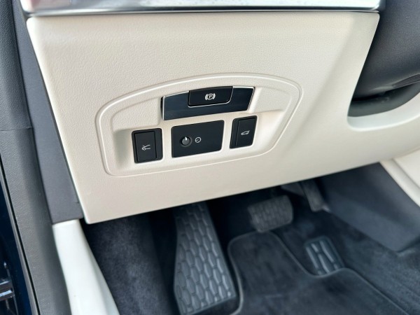 Купить Jaguar I-PACE SE Black Exterior Pack Led Kam 1.Hand в Литве | фото №10 | Unis.lt