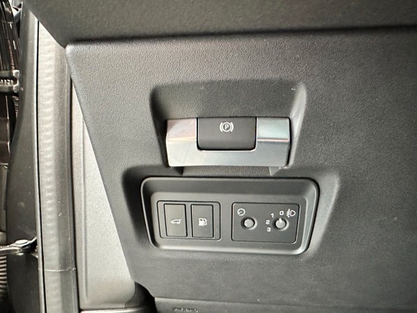 pirkite Lietuvoje Land Rover Discovery Sport R-Dynamic AWD Plug-in Panoram | nuotrauka №8 | Unis.lt