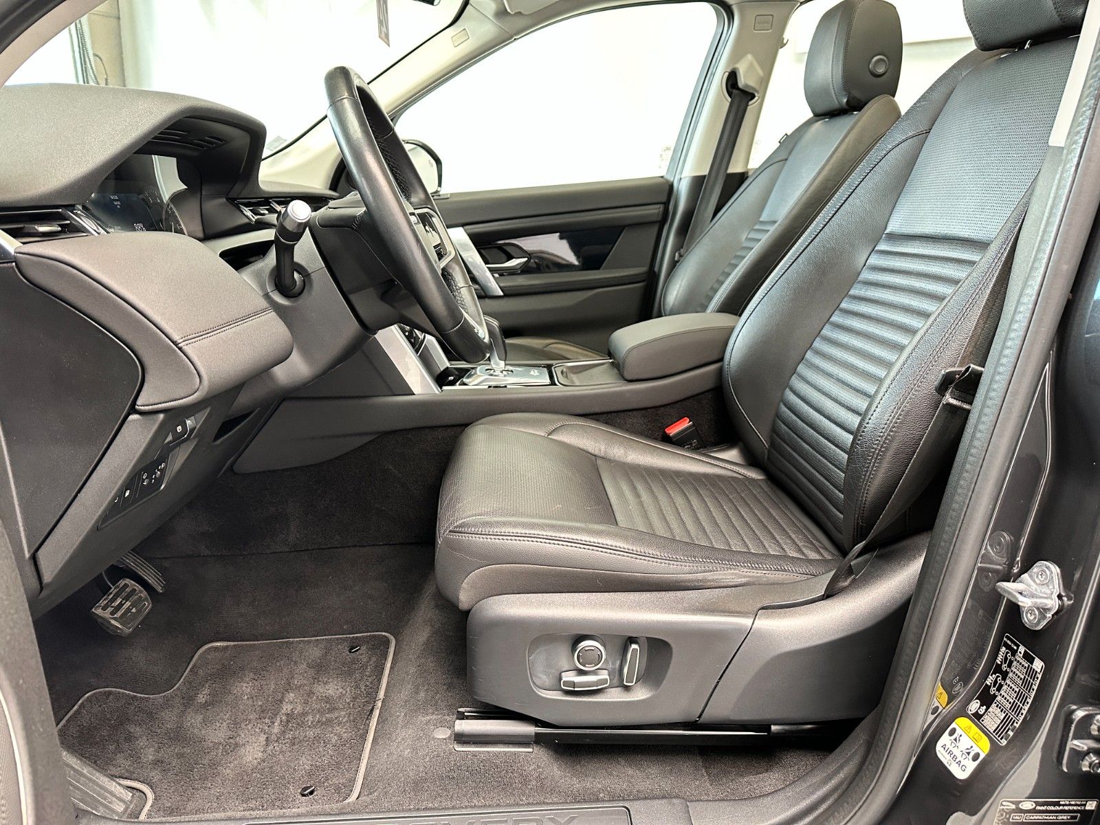 pirkite Lietuvoje Land Rover Discovery Sport R-Dynamic AWD Plug-in Panoram | nuotrauka №9 | Unis.lt