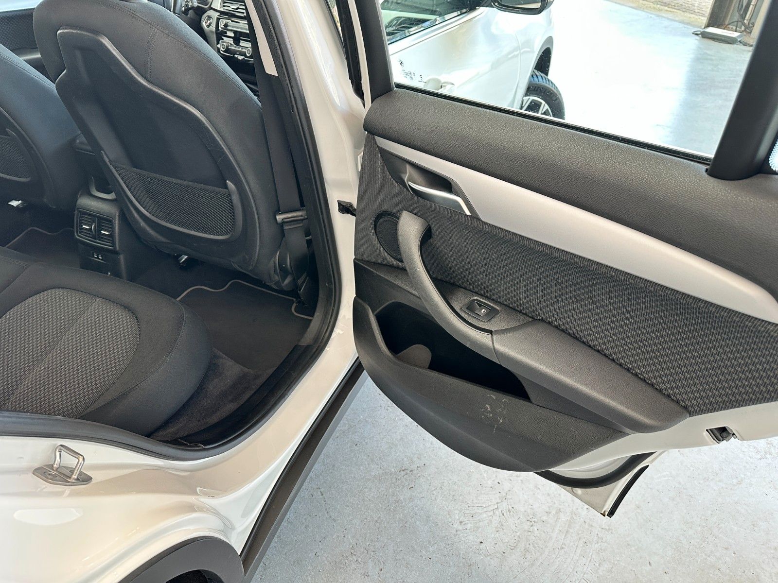 pirkite Lietuvoje BMW X2 sDrive18i | Advantage | Navi LED Cam | 1.Hand | nuotrauka №20 | Unis.lt