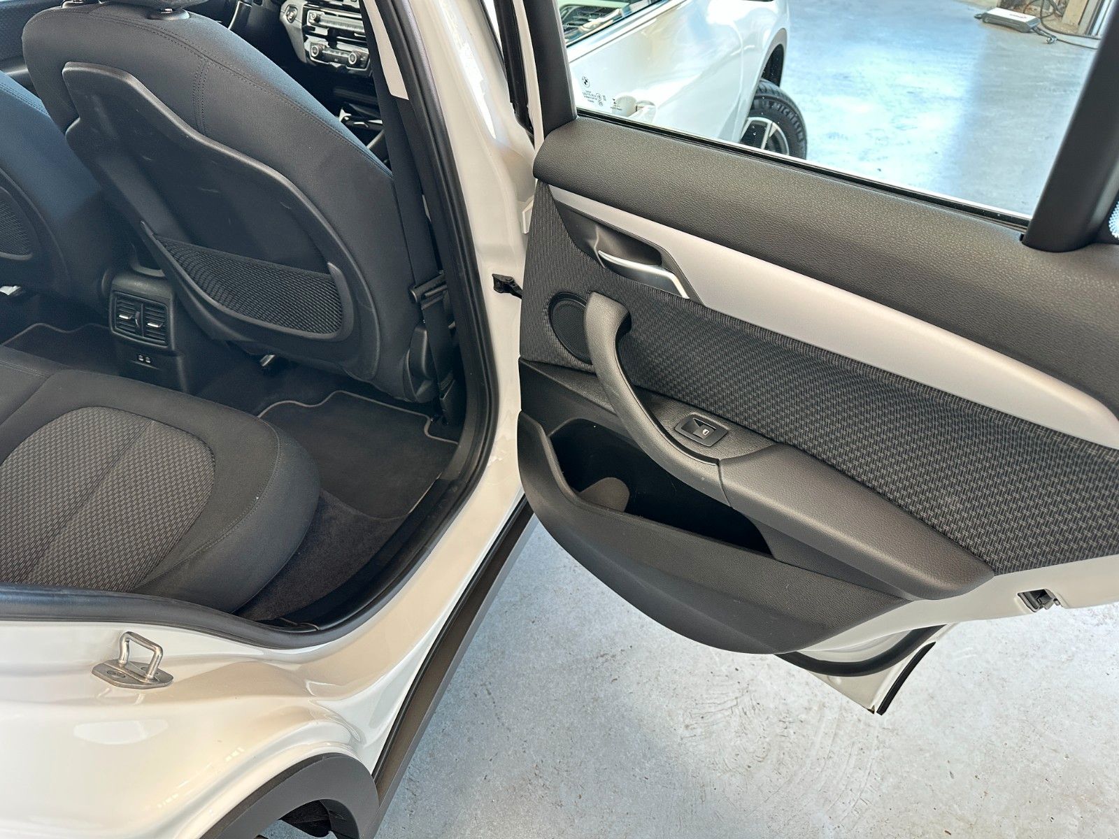 pirkite Lietuvoje BMW X2 sDrive18i | Advantage | Navi LED Cam | 1.Hand | nuotrauka №20 | Unis.lt