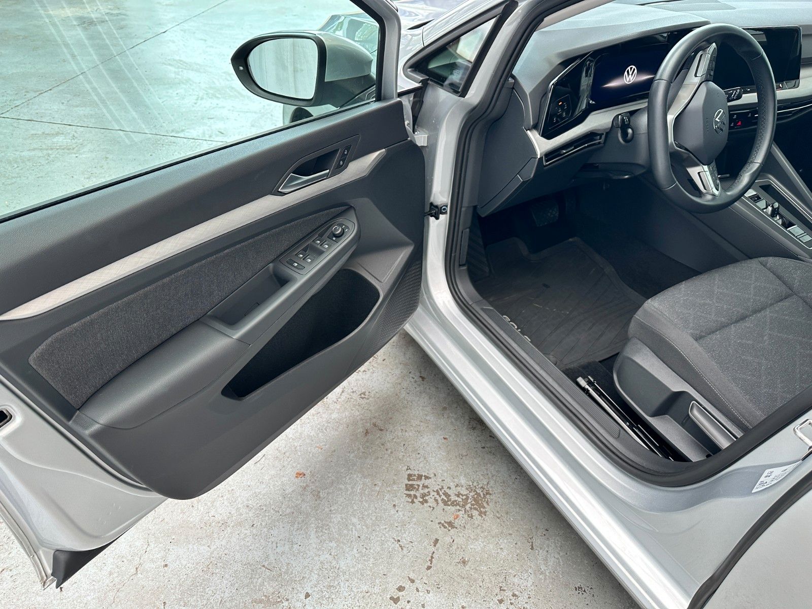 pirkite Lietuvoje Volkswagen Golf VIII Variant Active TGI | nuotrauka №18 | Unis.lt