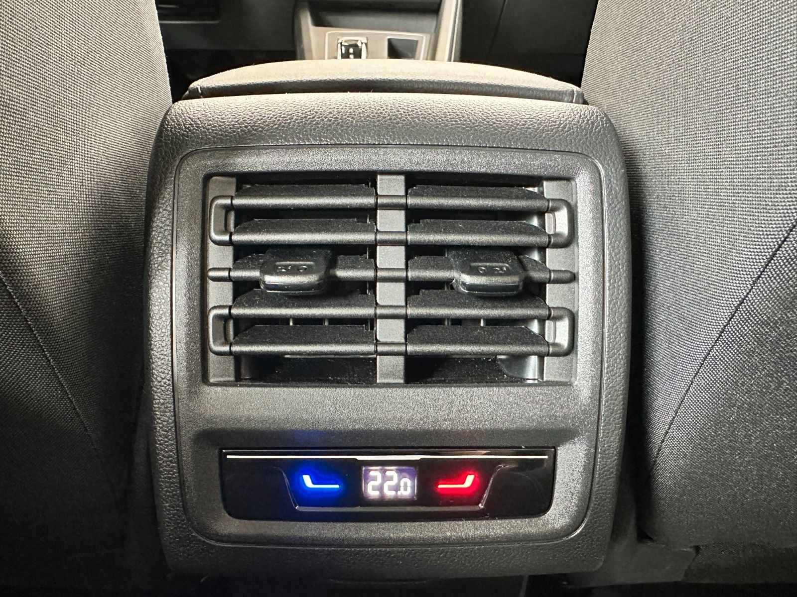 pirkite Lietuvoje Volkswagen Golf VIII Variant Active TGI | nuotrauka №22 | Unis.lt