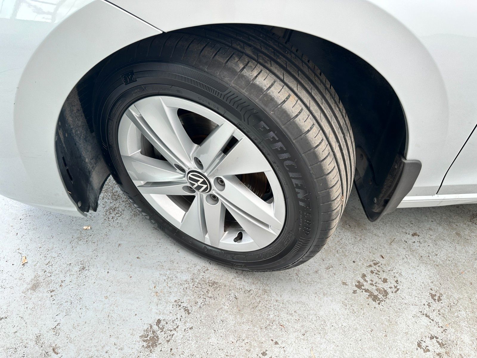 pirkite Lietuvoje Volkswagen Golf VIII Variant Active TGI | nuotrauka №23 | Unis.lt