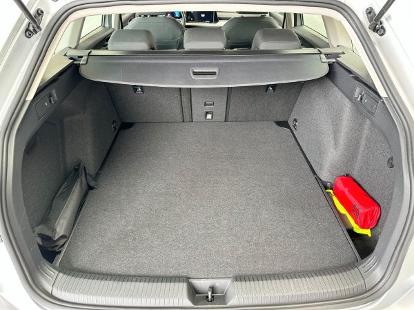 pirkite Lietuvoje Volkswagen Golf VIII Variant Active TGI | nuotrauka №24 | Unis.lt