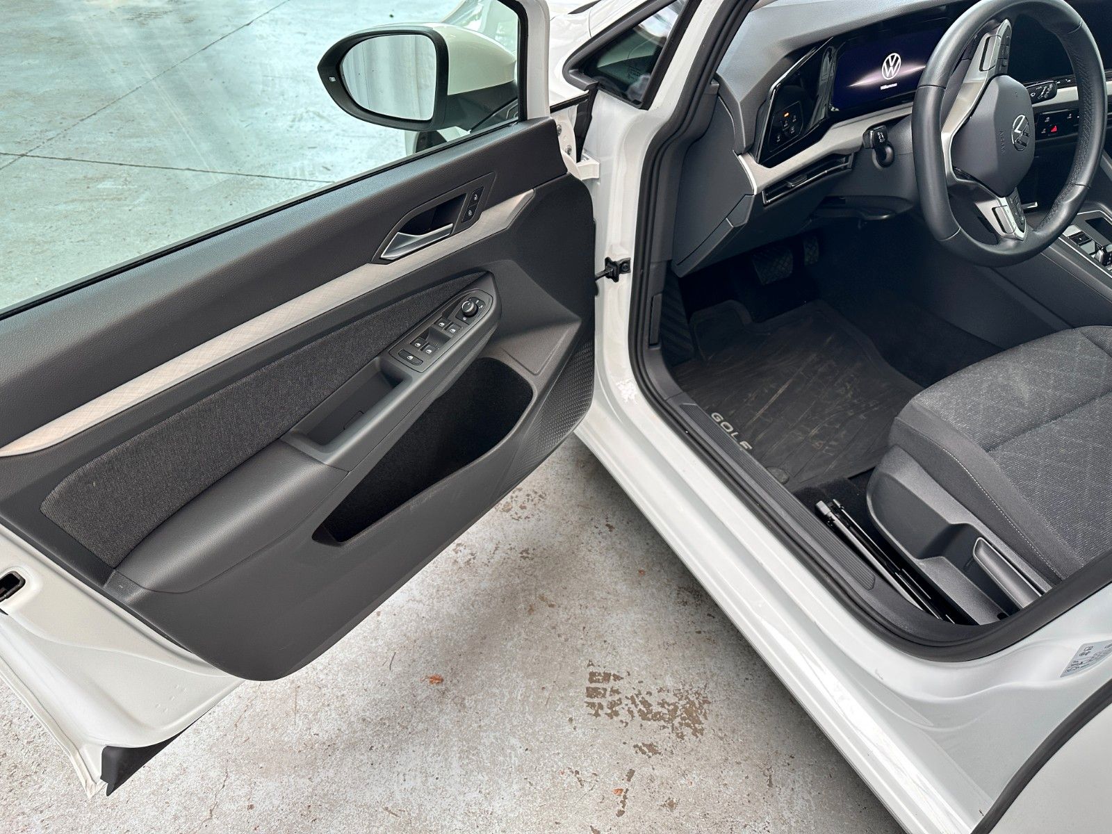 pirkite Lietuvoje Volkswagen Golf VIII Variant Active TGI | nuotrauka №19 | Unis.lt