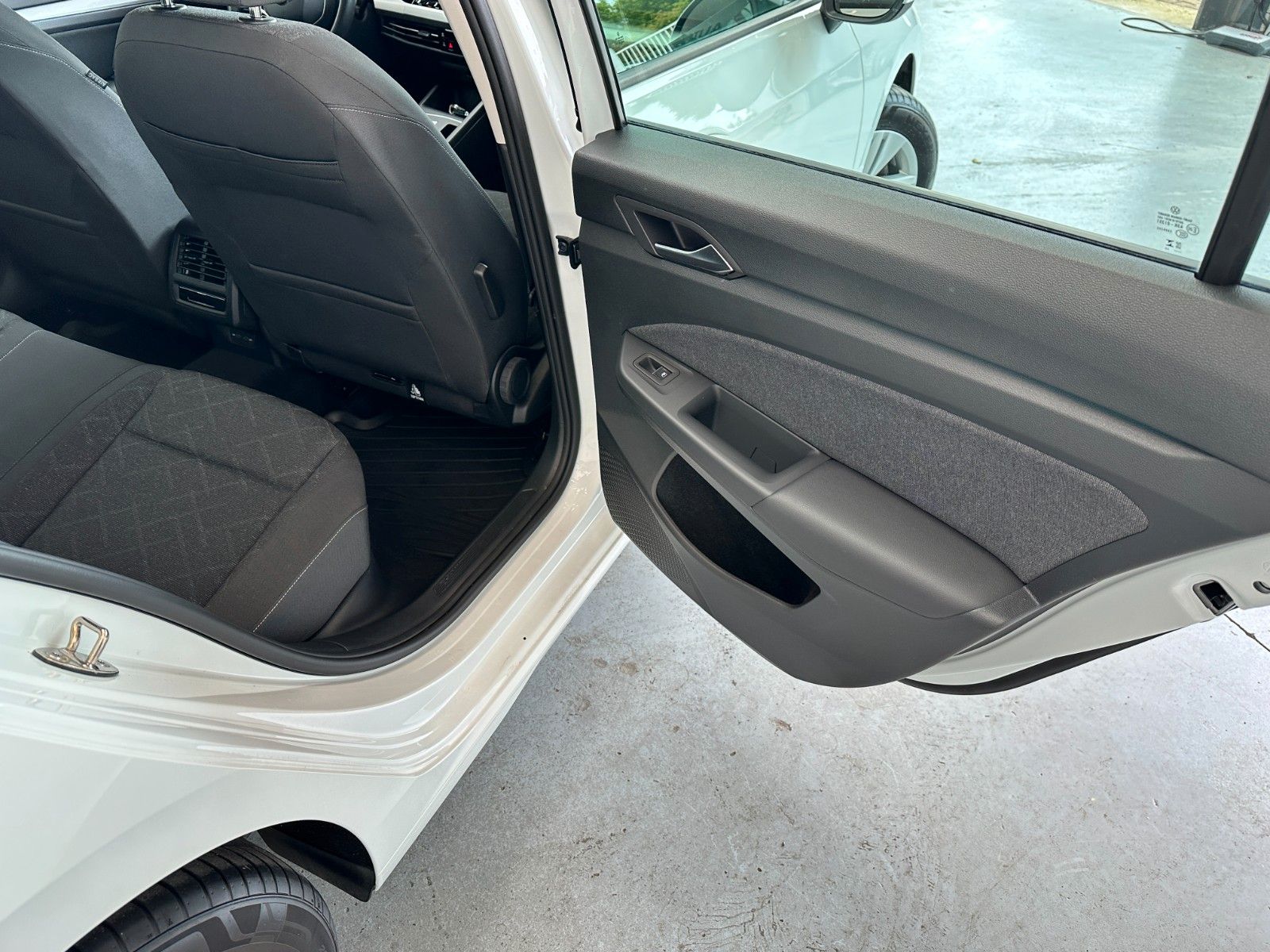 pirkite Lietuvoje Volkswagen Golf VIII Variant Active TGI | nuotrauka №22 | Unis.lt