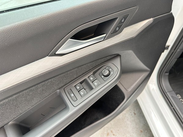 pirkite Lietuvoje Volkswagen Golf VIII Variant Active TGI | nuotrauka №7 | Unis.lt