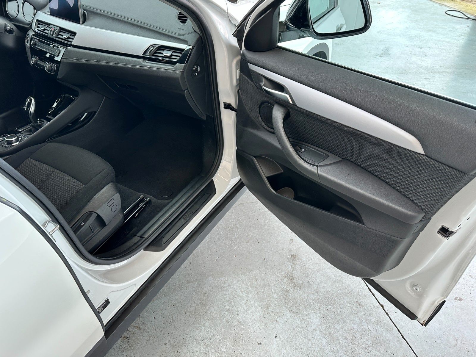 Buy BMW X2 sDrive 18 i Advantage Lithuania | img №19 | Unis.lt