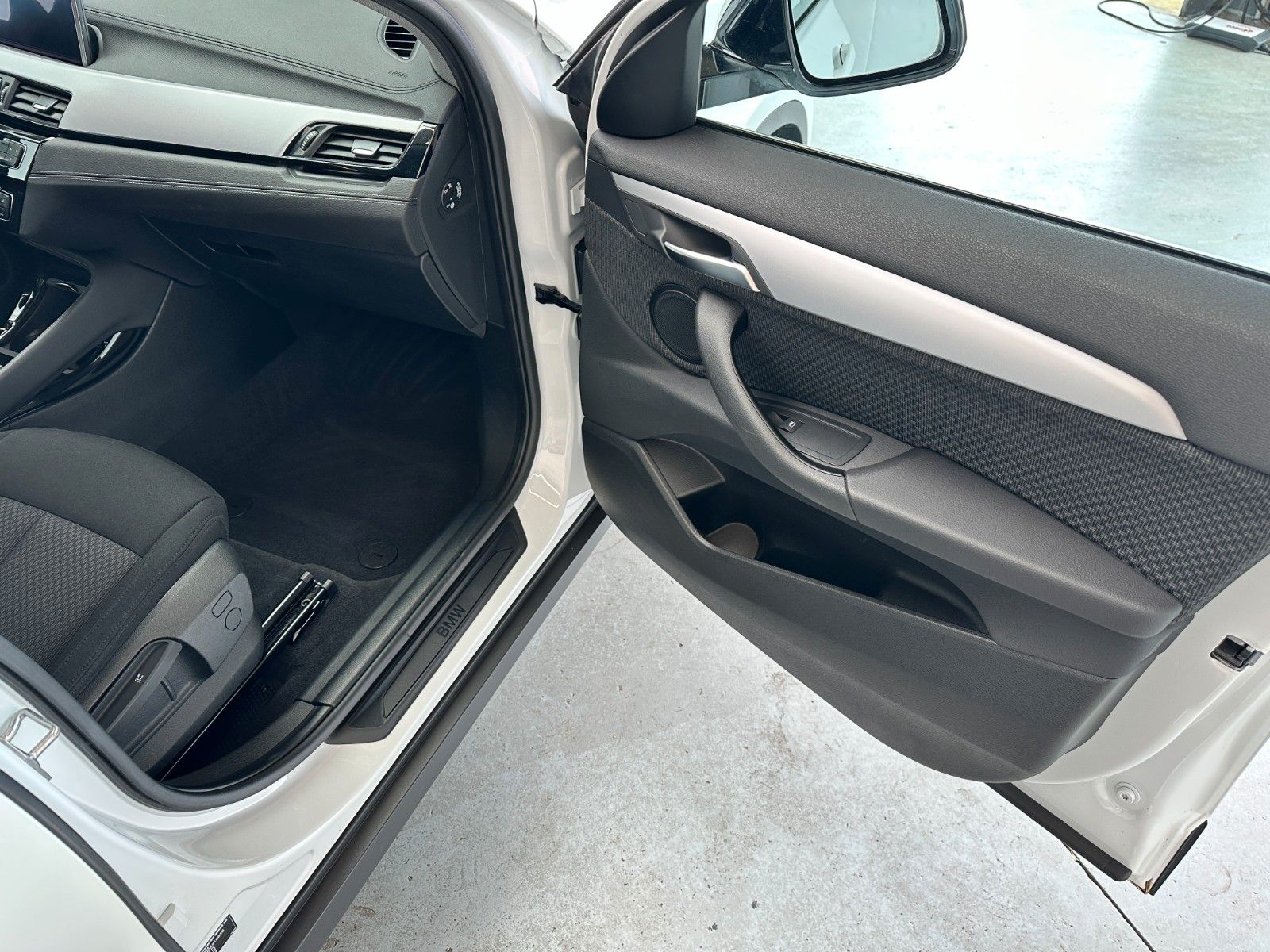 pirkite Lietuvoje BMW X2 sDrive18i Benzin Aut | Navi Cam LED | 1.Hand | nuotrauka №20 | Unis.lt