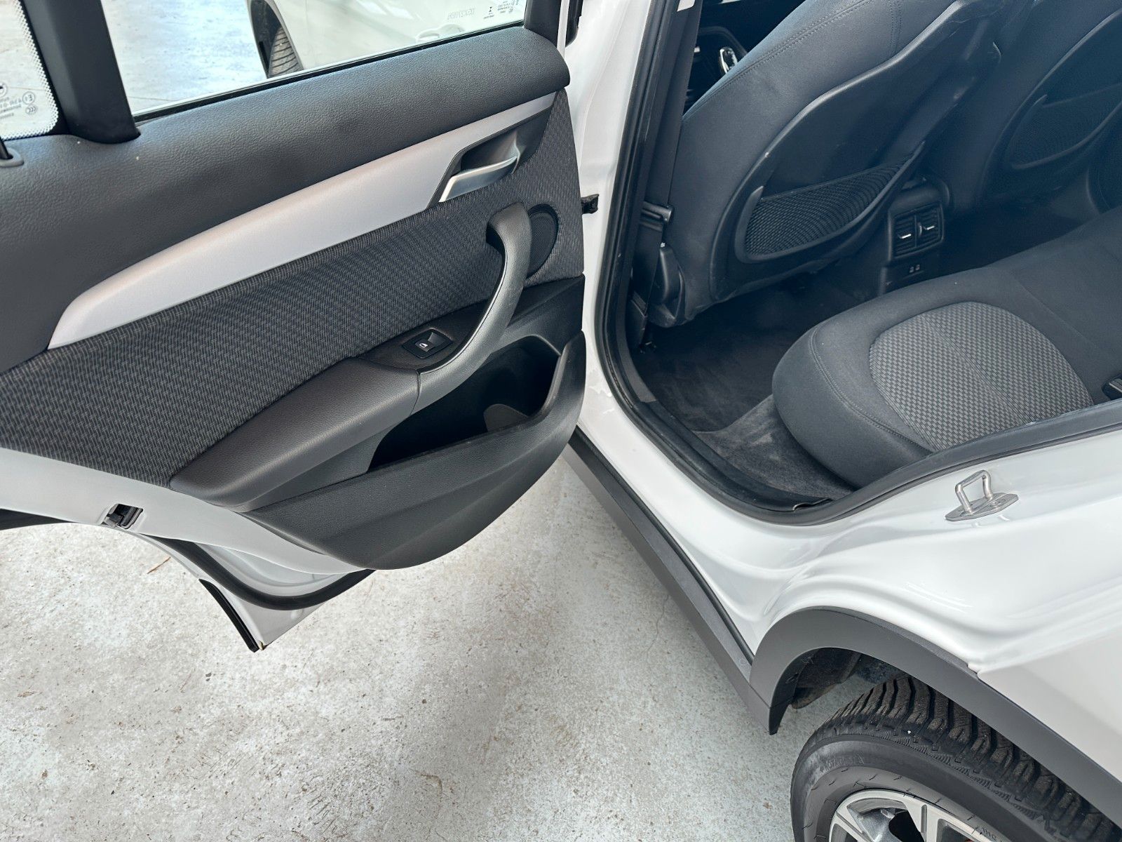 pirkite Lietuvoje BMW X2 sDrive18i Benzin Aut | Navi Cam LED | 1.Hand | nuotrauka №19 | Unis.lt