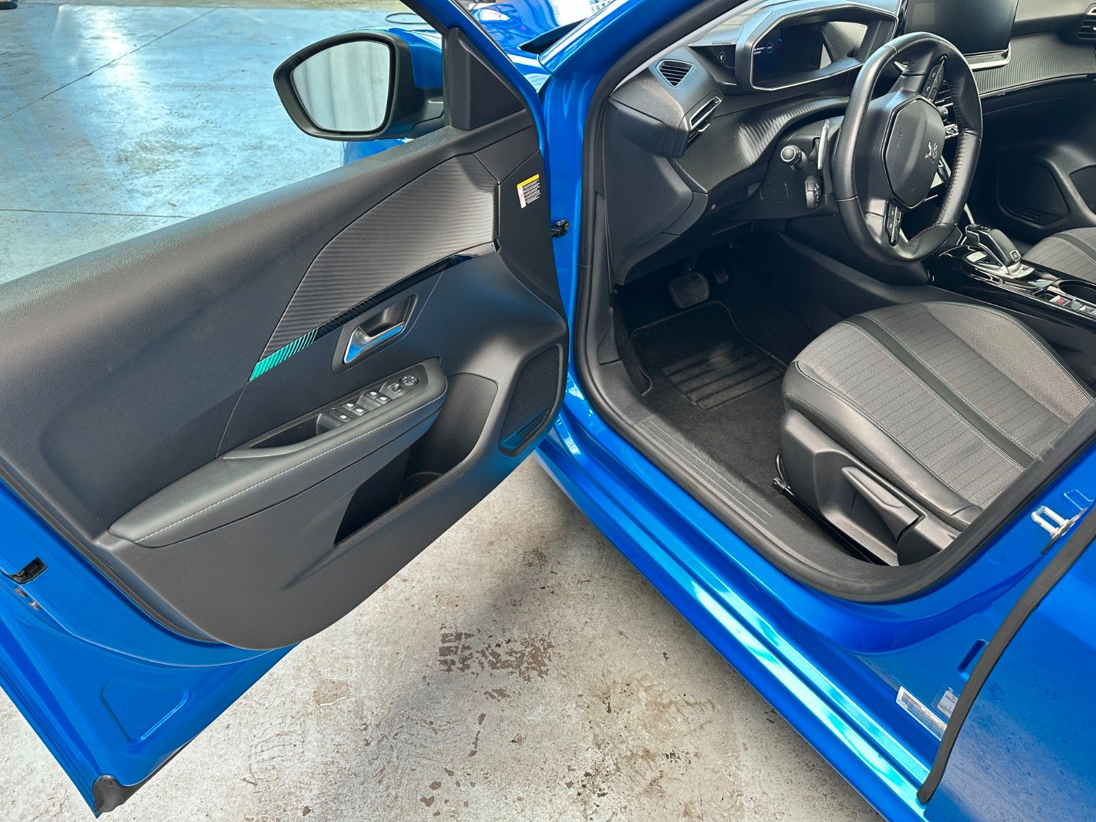 pirkite Lietuvoje Peugeot 208 1.2 PureTech 100 EAT8 Allure Pack | nuotrauka №18 | Unis.lt