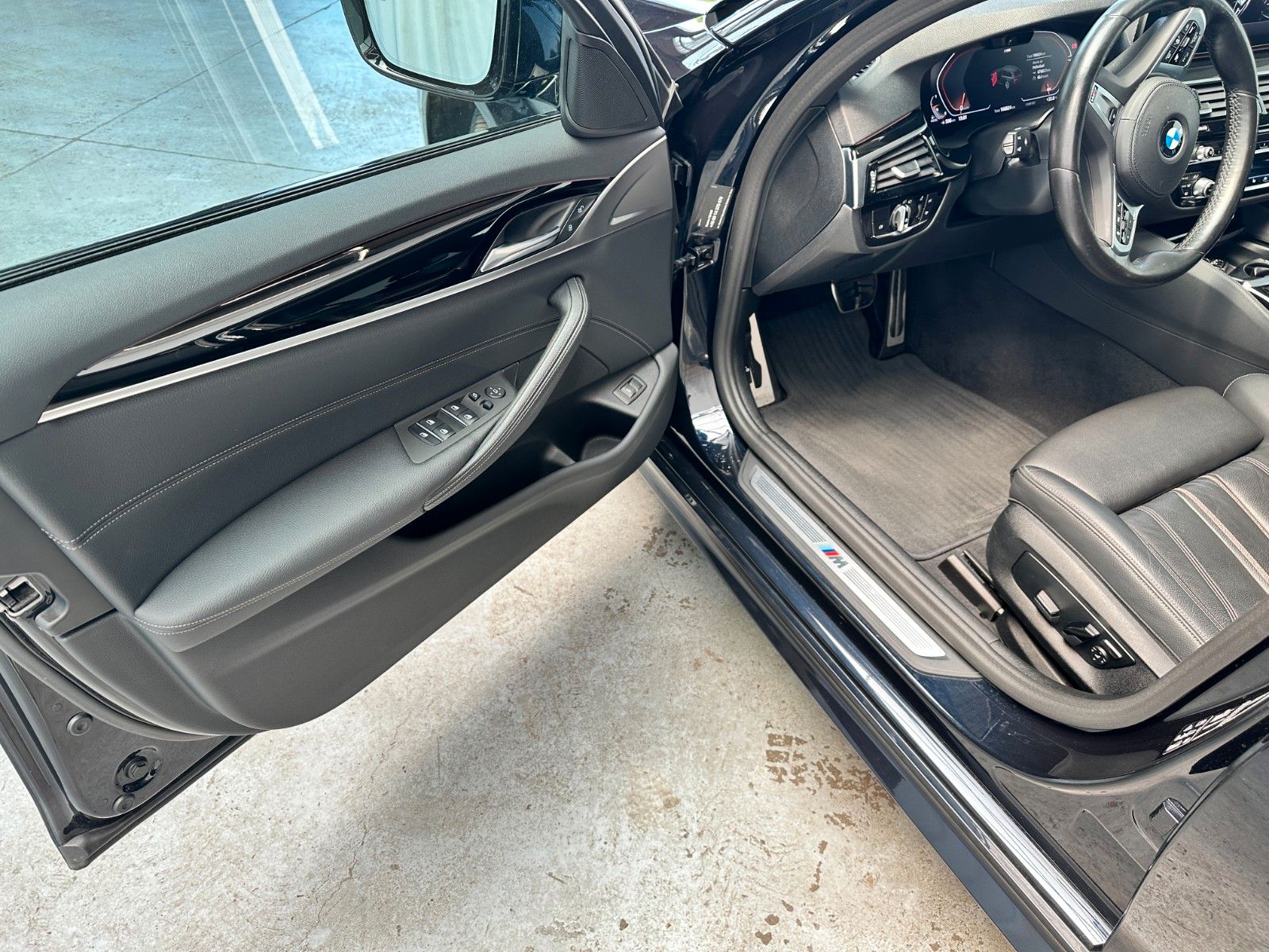 pirkite Lietuvoje BMW 530 d Touring xDrive M Sport Shadow Line | nuotrauka №21 | Unis.lt