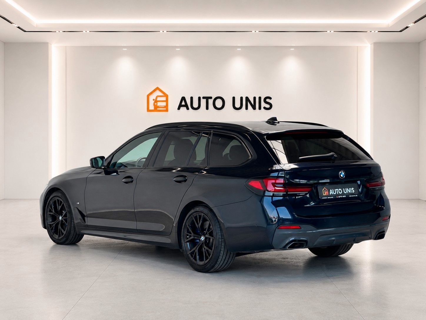 pirkite Lietuvoje BMW 530 d Touring xDrive M Sport Shadow Line | nuotrauka №4 | Unis.lt