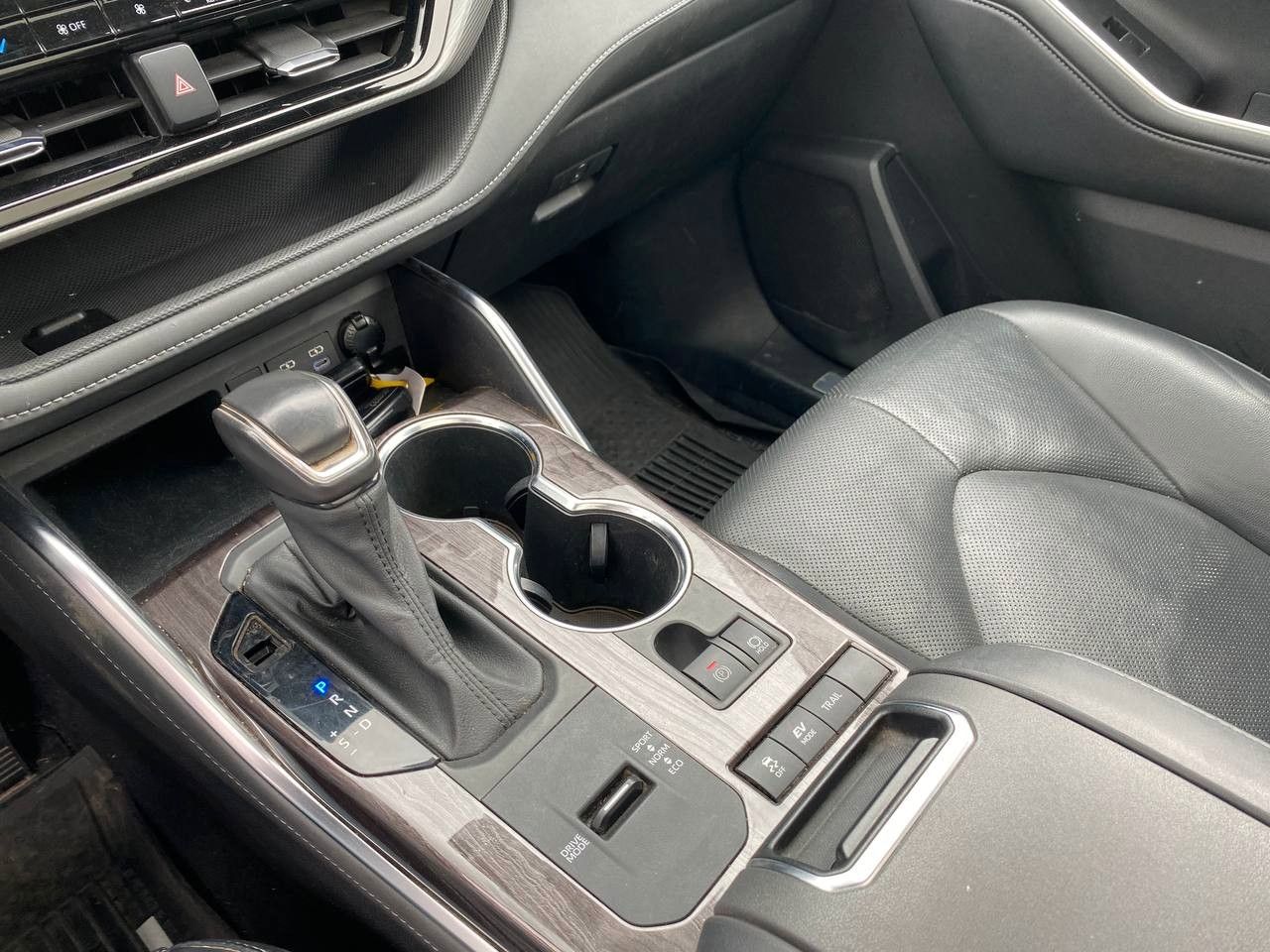 pirkite Lietuvoje Toyota Highlander Hybrid E-CVT AWD-I | nuotrauka №14 | Unis.lt