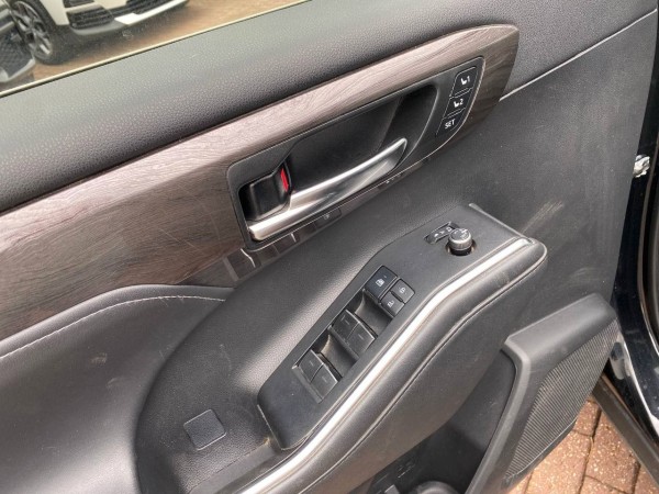 pirkite Lietuvoje Toyota Highlander Hybrid E-CVT AWD-I | nuotrauka №9 | Unis.lt