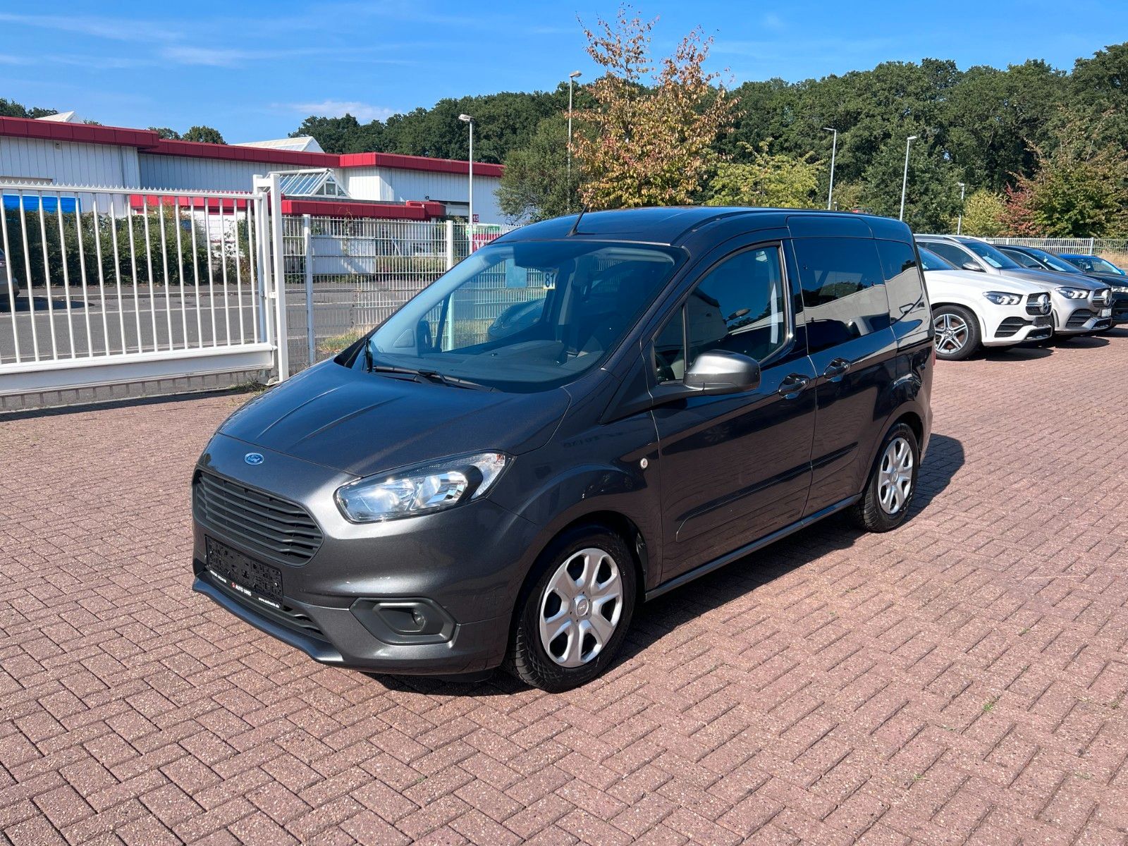 pirkite Lietuvoje Ford Tourneo Courier 1.5 Diesel | Cam Navi | 1.Hand | nuotrauka №1 | Unis.lt
