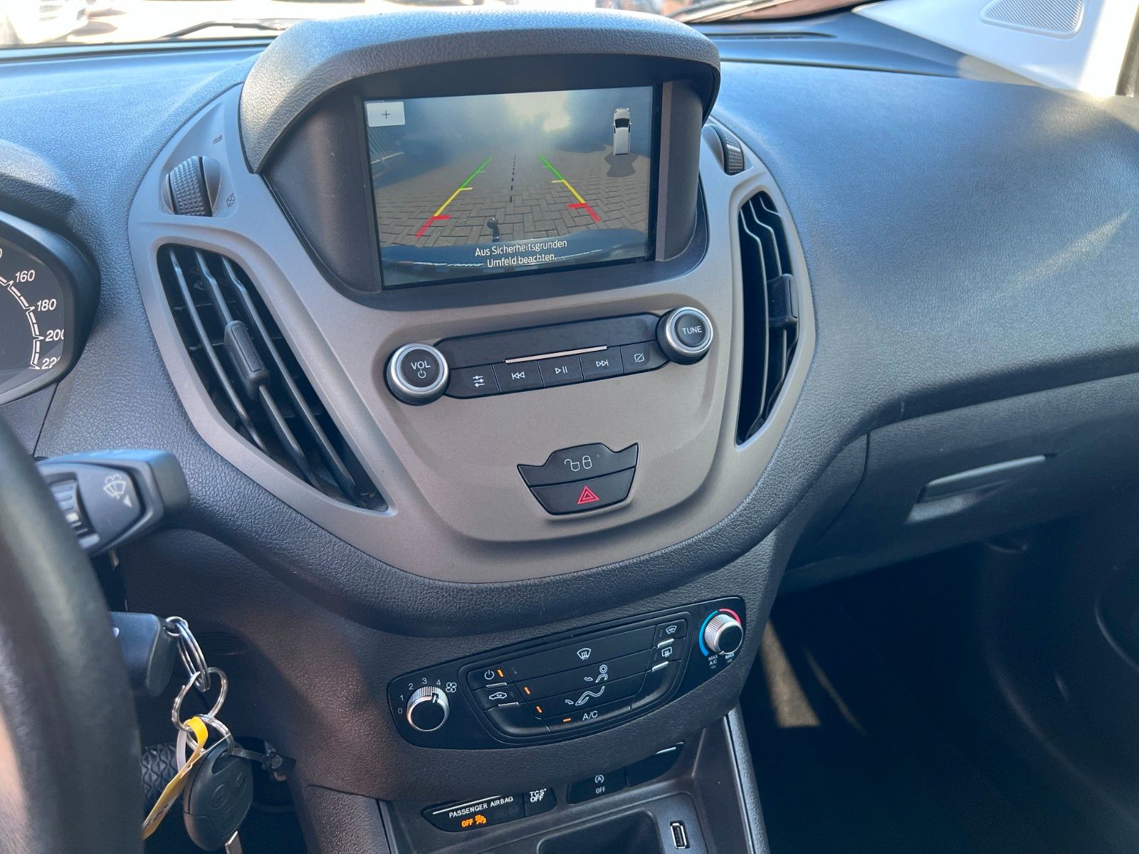 pirkite Lietuvoje Ford Tourneo Courier 1.5 Diesel | Cam Navi | 1.Hand | nuotrauka №20 | Unis.lt