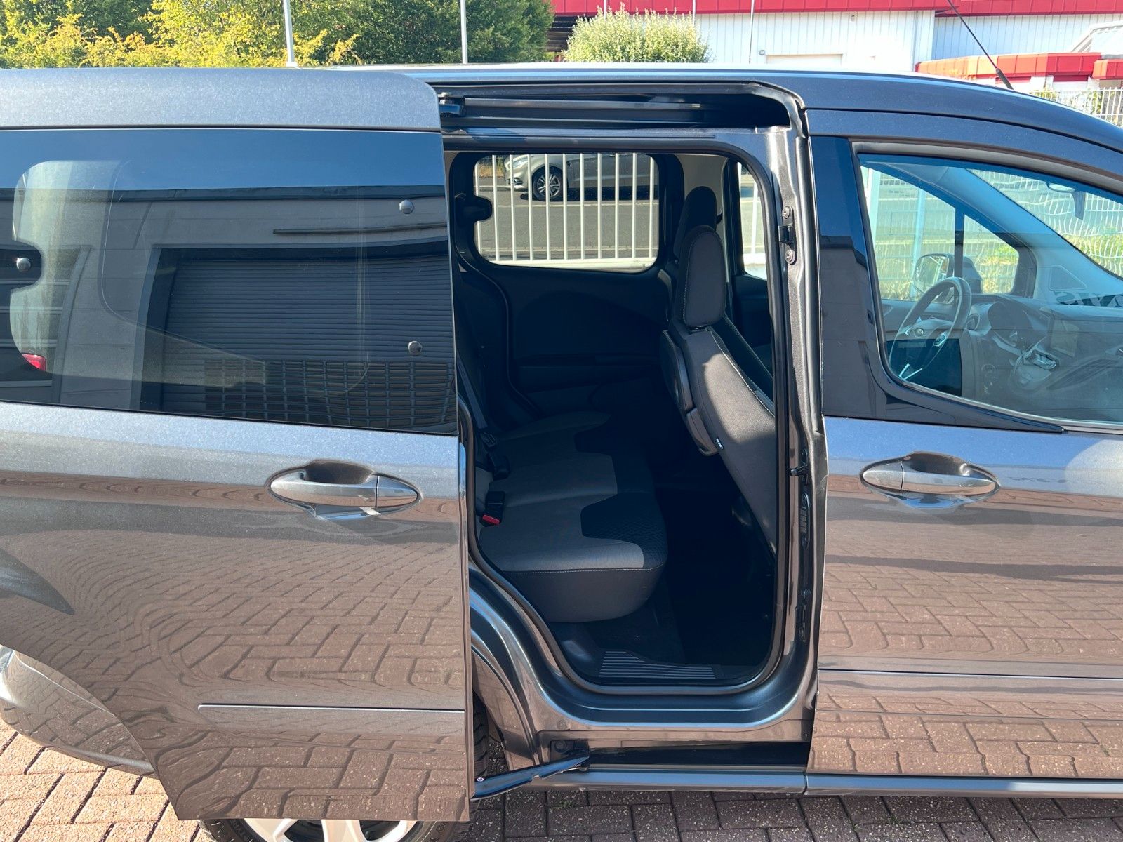 pirkite Lietuvoje Ford Tourneo Courier 1.5 Diesel | Cam Navi | 1.Hand | nuotrauka №22 | Unis.lt