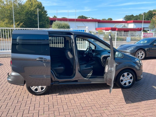 pirkite Lietuvoje Ford Tourneo Courier 1.5 Diesel | Cam Navi | 1.Hand | nuotrauka №24 | Unis.lt