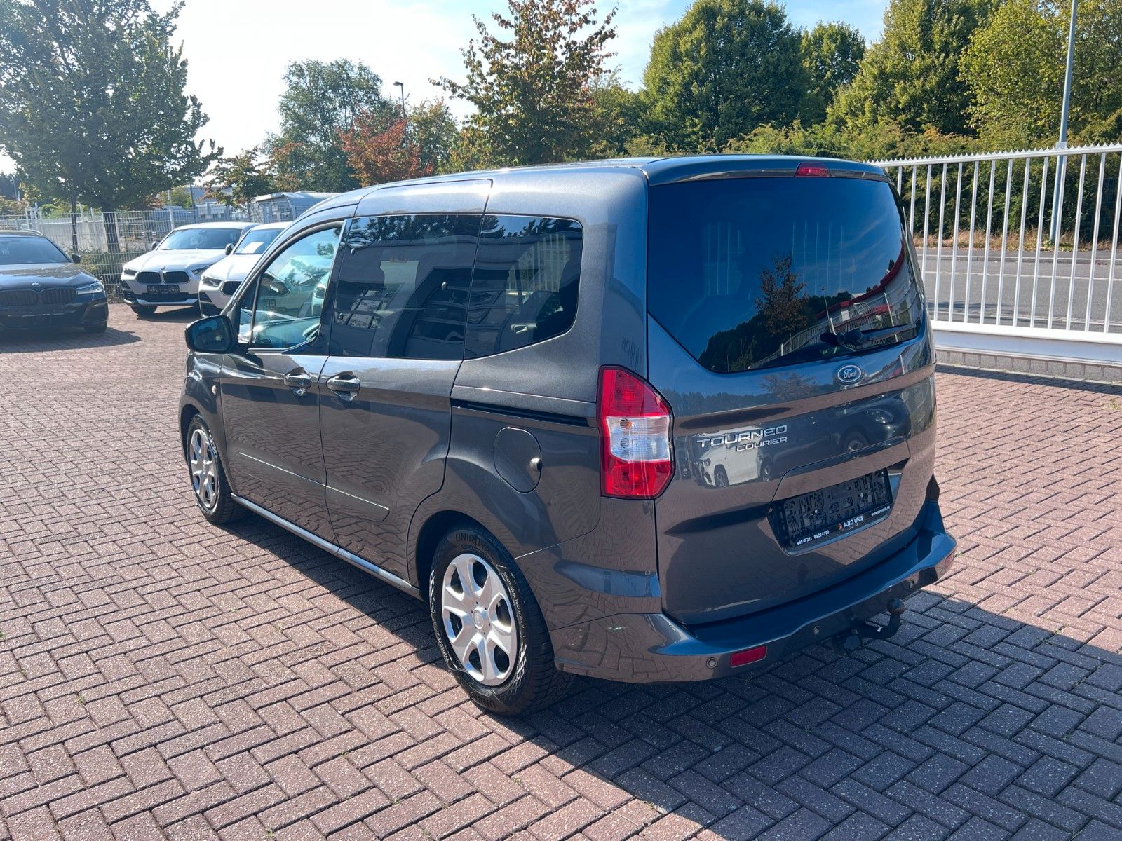 pirkite Lietuvoje Ford Tourneo Courier 1.5 Diesel | Cam Navi | 1.Hand | nuotrauka №4 | Unis.lt