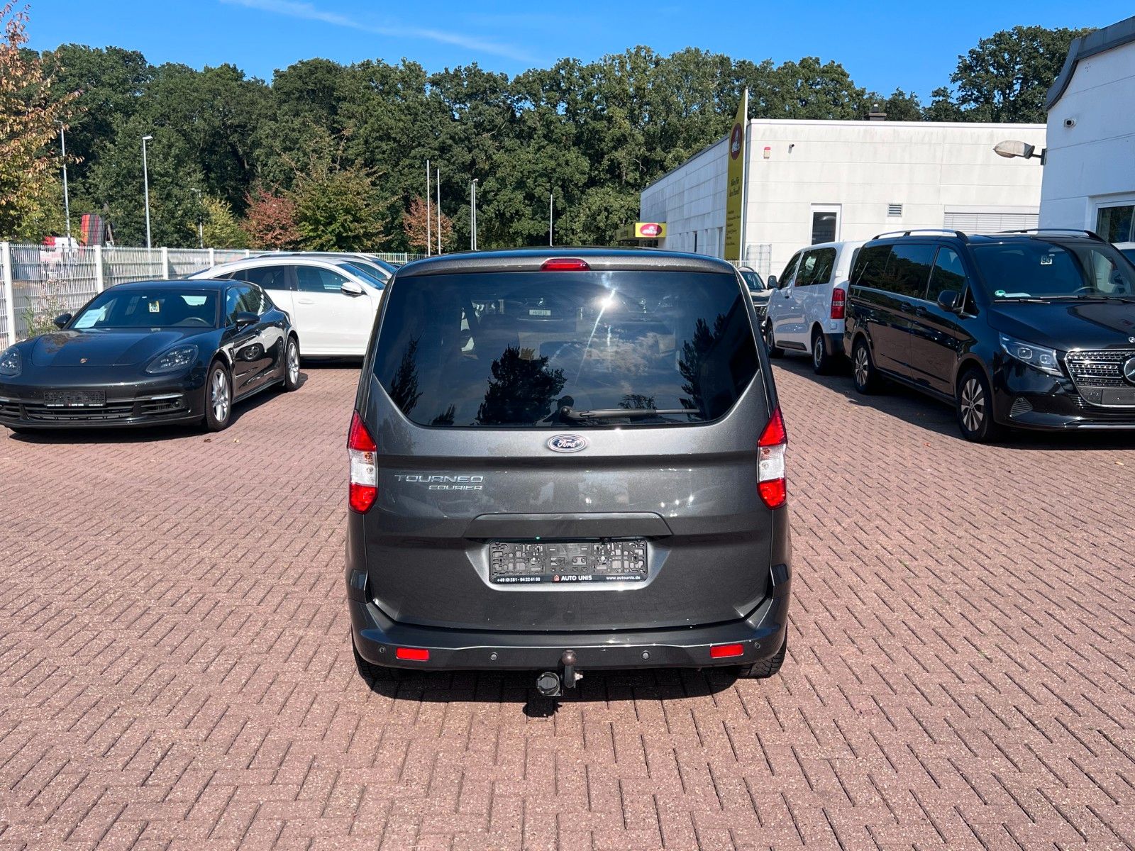 pirkite Lietuvoje Ford Tourneo Courier 1.5 Diesel | Cam Navi | 1.Hand | nuotrauka №5 | Unis.lt