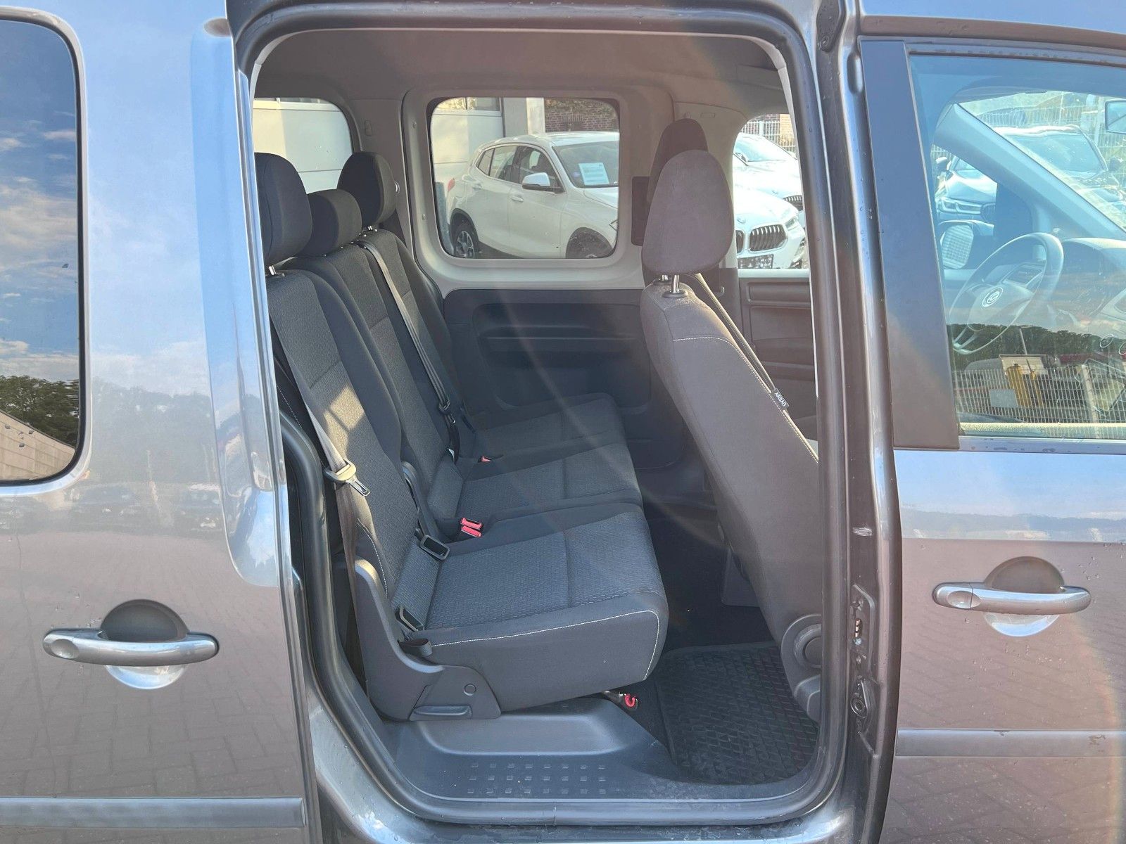 Buy Volkswagen Caddy Maxi Behindertengerecht-Rampe Lithuania | img №18 | Unis.lt