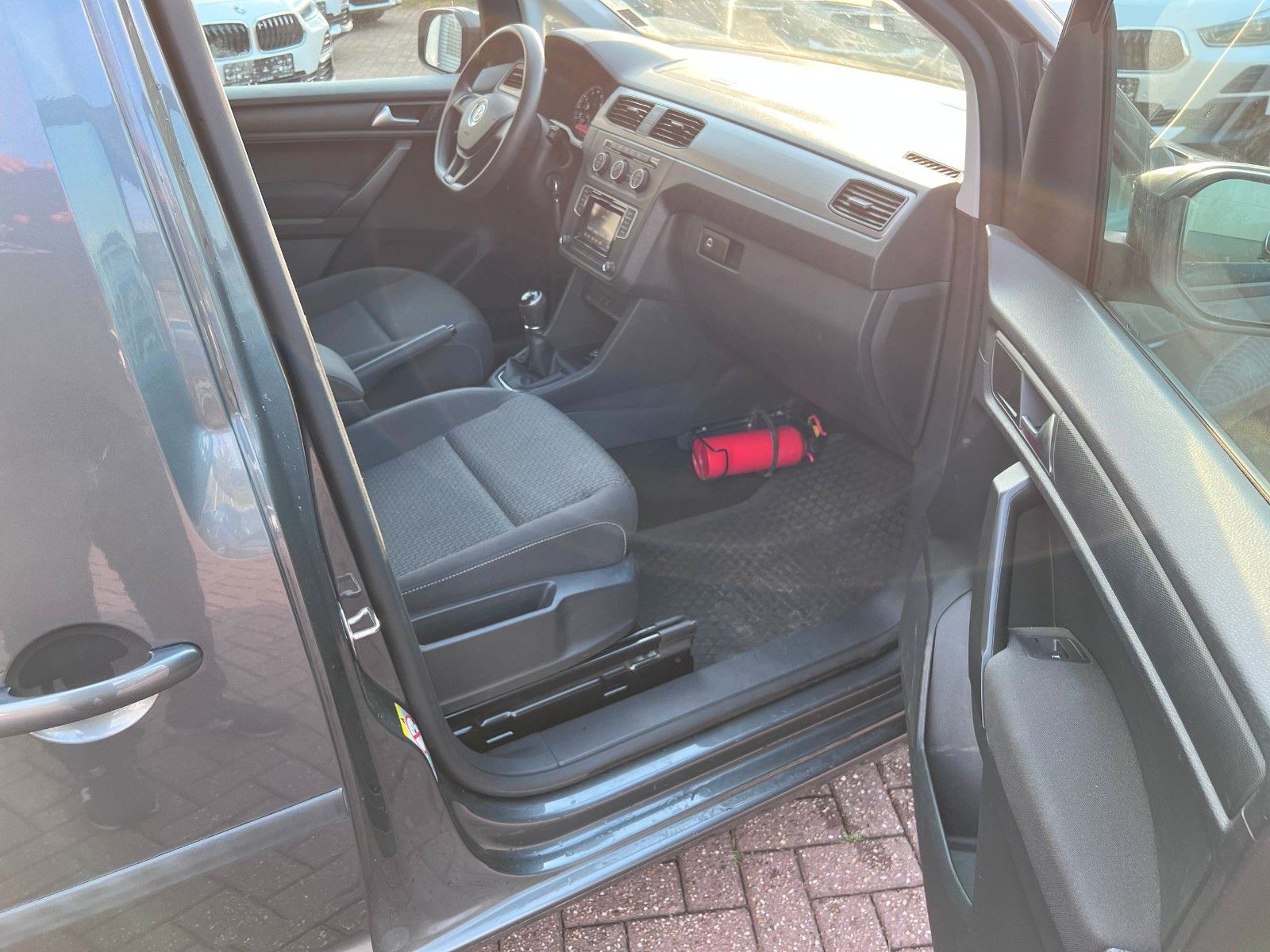 Buy Volkswagen Caddy Maxi Behindertengerecht-Rampe Lithuania | img №19 | Unis.lt