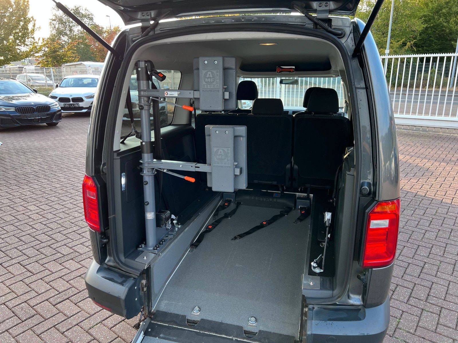 Buy Volkswagen Caddy Maxi Behindertengerecht-Rampe Lithuania | img №22 | Unis.lt
