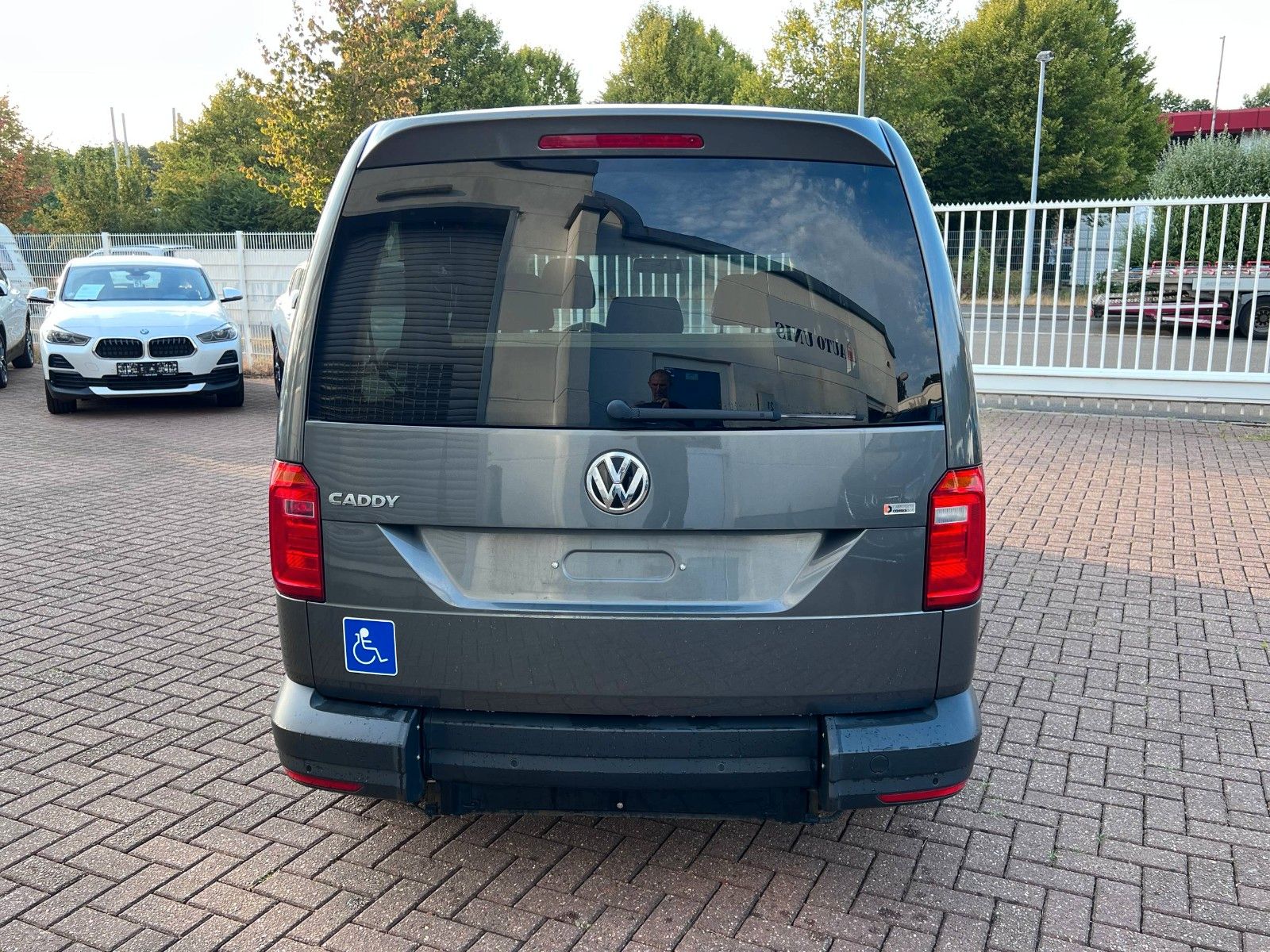 Buy Volkswagen Caddy Maxi Behindertengerecht-Rampe Lithuania | img №5 | Unis.lt