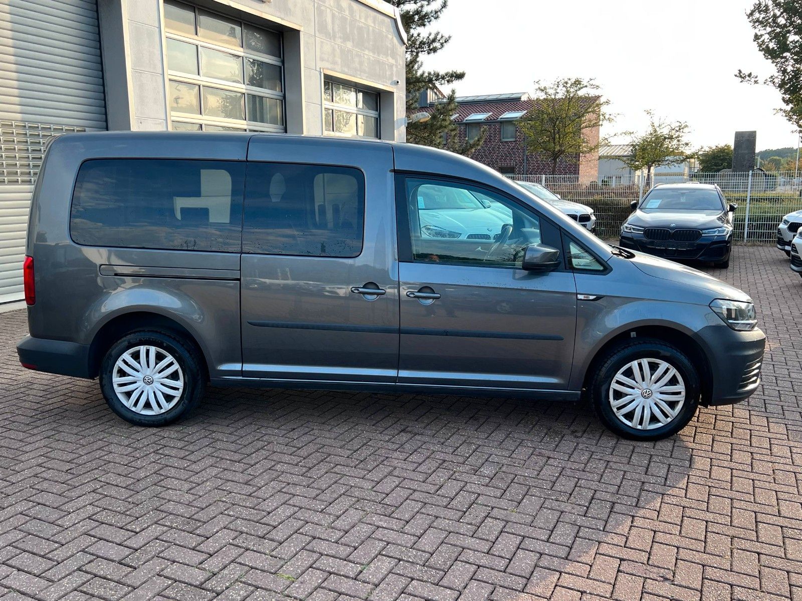 Buy Volkswagen Caddy Maxi Behindertengerecht-Rampe Lithuania | img №7 | Unis.lt