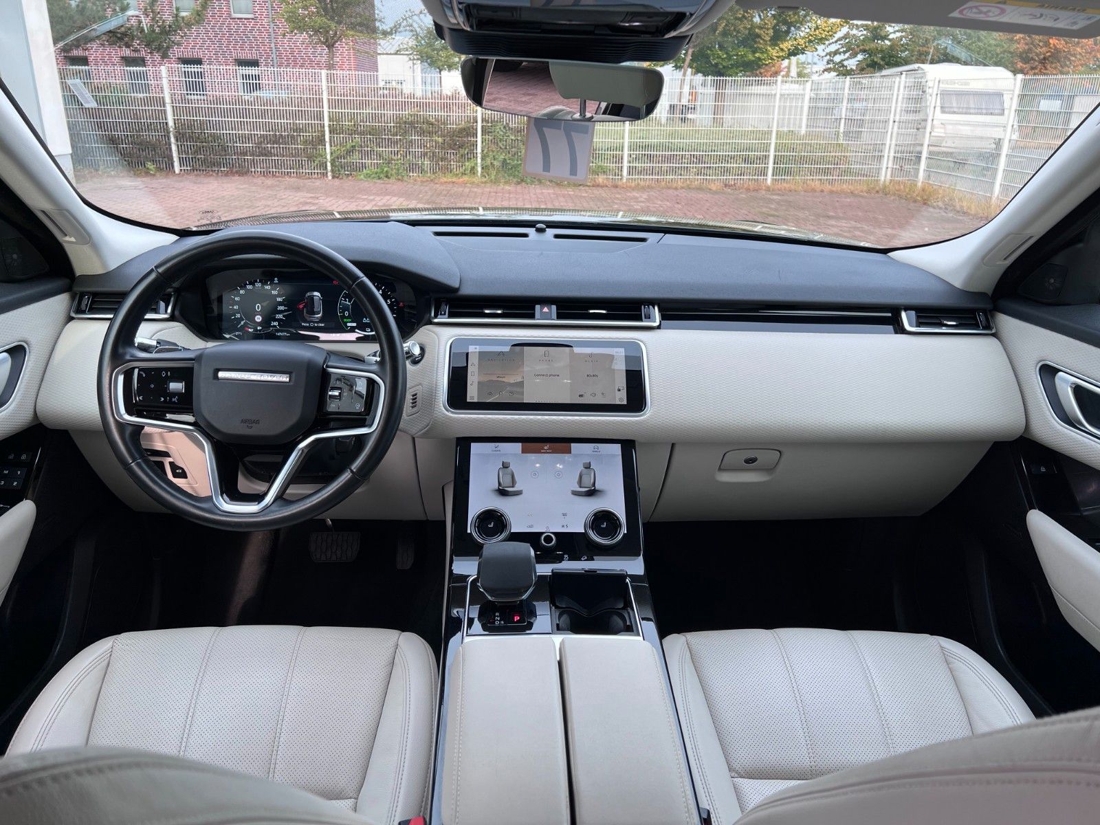 Buy Land Rover Range Rover Velar P400e | Plug-in | ACC | AWD Lithuania | img №11 | Unis.lt